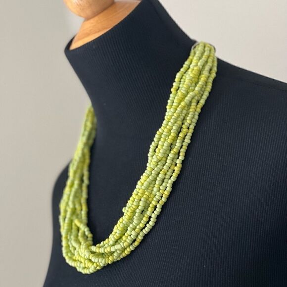 GREEN MULTI STRAND BEAD NECKLACE - Picture 3 of 3